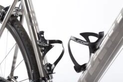 Selcof Carbon Bottle Cage Gloss Black 9 Selcof Carbon Bottle Cage Gloss Black -GearNest Sale Store BOSEPCEGBK P4