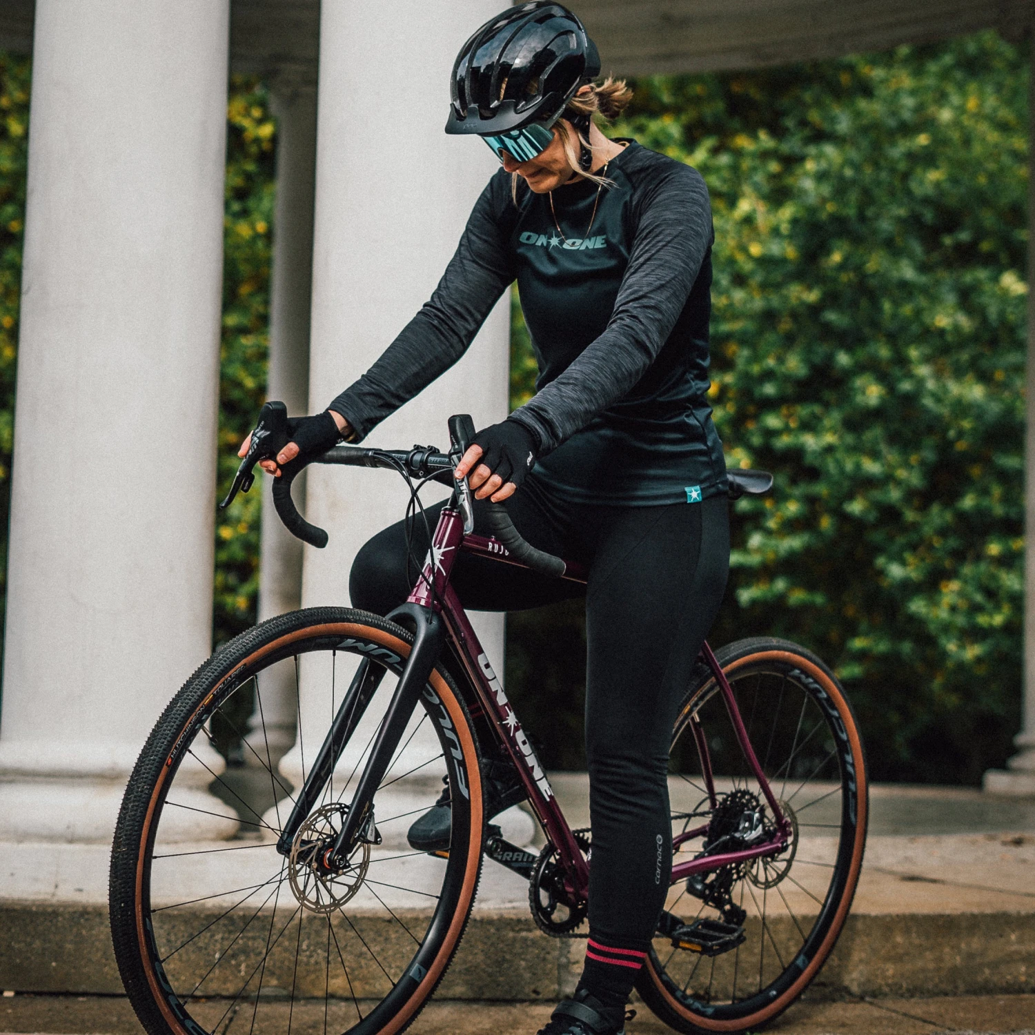 On-One Raglan Long Sleeve Trail Jersey Women’s Charcoal 5 On-One Raglan Long Sleeve Trail Jersey Women’s Charcoal - Image 3